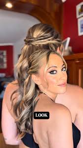 Cuando confías, el maquillaje se convierte en magia ✨, Os presento a Alba,  una invitada muy especial., Era un día único para ella, y llegó llena de  nervios. 🦋, Quería atreverse con algo diferente: un ...