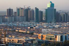 معلومات حول المرتفعات والمنخفضات الجوية ومعادلات realfeel‎ وتوقعات هطول الامطار ومعلومات من الرادار. Empire World Complex Construction Site Seen From The Building Site Of Empire World Construction Site