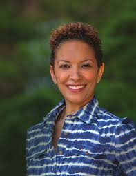 OUTSTANDING ALUMNA GRETCHEN WOLLERT McLENNON '93