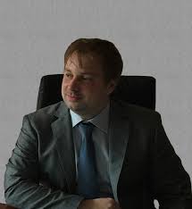 Studied directing at the academy for theater, film and television in belgrade. Advokati
