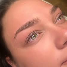 A lash lift is always going to elevate those eyes😍 paired with a brow wax.  Stunning AND low maintenance