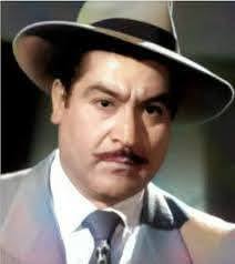 Demetrio González tuvo dos matrimonios, uno con María de Lourdes Rosa Priego  y el otro con Marina Tuero Tamayo; le sobreviven tres hijos Rodolfo,  Rodrigo y Bárbara.