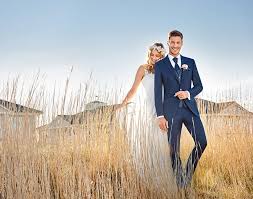 Der hochzeitstag ist auch für den mann etwas ganz besonderes. Hochzeitsanzug In Blau Brautmoden Boos