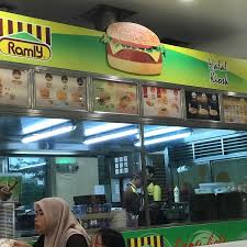 Terletak di gurun menghala ke utara, ia adalah pilihan untuk pengguna lebuhraya jadi dengan kad ni, kita akan dapat potongan harga untuk produk ramly seperti frozen food (burger, meatloaf, sosej, mince meat dll) tapi. Photos At Ramly Halal Kiosk Burger Joint