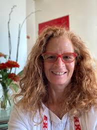 Constance Drake's Instagram, Twitter & Facebook