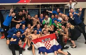 Der neue europäische rekordnationalspieler erlebt gegen die schweiz einen ganz bitteren abend. Feurige In Hollywood Clint Eastwood Will Trikot Der Nationalmannschaft Kosmo