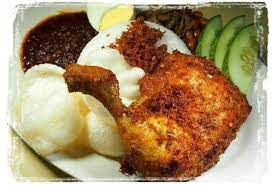 Saya kongsikan full set resepi nasi kukus ayam berempah kerutuk daging sambal belacan yang enak dan sedap. Resepi Nasi Lemak Kukus Ayam Goreng Berempah Resepi Mamak Nasi Lemak Food Food For Eyes