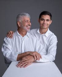 Music profile for lulu santos, born 4 may 1953. Marido De Lulu Santos Se Declara No Aniversario Do Cantor Te Admiro Como Homem Profissional E Marido Famosos Gshow