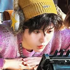 The competion already become like this when Hou Ming Hao (Hong Ye) Versus  Hou Ming Hao (Lu Jiang Lai). Whatever which vers of Hou Ming Hao win, iQiyi  will win too.. #TheUncloudedSoul #