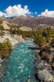 大自然の神秘 ネパールで見れる海 滝 湖 川 渓谷 沼 水にまつわる絶景５選 wondertrip 旅行 観光マガジン 絶景 ネパール 川の写真