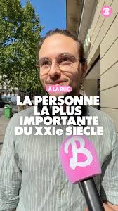 Cette vidéo ça va te faire ta dose de bonne humeur pour la semaine 🕺 On a  assisté à un match de discofoot à @la_villette, oui oui t'as bien lu :  DISCOFOOT.