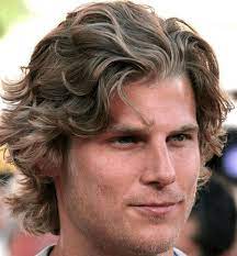 Impressive Hairstyles For Men With Wavy Hair Wavy Hair Men Wavy Hairstyles Medium Mens Hairstyles