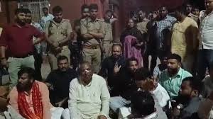 Sant Kabir Nagar: Cabinet Minister Sanjay Nishad attacked, nose injured