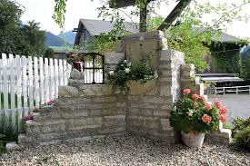 Ruinen Gartenmauer Aus Natursteinen Steinmauer Garten Gartenmauern Und Ruinenmauer