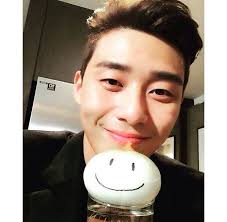 Hot trend trồng hành tây "mọc râu, mọc tóc" ngày ấy, nay lại được lòng dân  tình: Ở nhà giãn cách vẫn vui thế này, tại sao không?