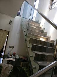 In this palm beach apartment, angular white furniture pairs nicely with the sleek, glass barriers. Top Balcony Glass Railing Dealers In Kochi Ernakulam à¤¬ à¤²à¤•à¤¨ à¤— à¤² à¤¸ à¤° à¤² à¤— à¤¡ à¤²à¤° à¤¸ à¤à¤° à¤¨ à¤• à¤²à¤® Justdial