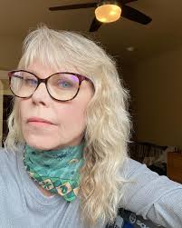 Marie Bentz (@curlyhairstudio18) • Instagram photos and videos