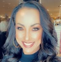 Shanna Lynch's Instagram, Twitter & Facebook