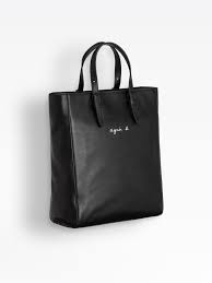 Découvrez la boutique en ligne agnès b. Black Smooth Leather Shopping Bag
