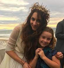 Maybe you would like to learn more about one of these? Photo From Troian Bellisario S Wedding Love Her Headpiece Hochzeitskleid Hochzeit Petry