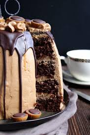 Hallo Ihr Lieben Am 19 11 Feierte Unser Kleiner Seinen 16 Geburtstag Er Liebt Toffifee Diese Toffifee Torte Kuchen Und Torten Rezepte Kuchen Und Torten