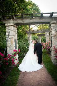 Loose Park Rose Garden Kansas City Mo Wedding Garden Wedding Wedding Wedding Poses
