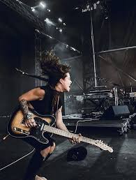 Pin By Tiffany Nicole Lakatos On Music Tash Sultana Tash Sultana