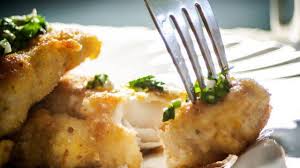 Il merluzzo gratinato è un secondo piatto di pesce leggero, gustoso ed economico. Merluzzo Impanato In Padella Come Rendere Sfizioso Un Pesce Semplice