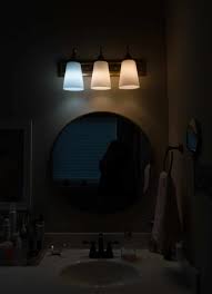 Comparing Light Bulbs Daylight Led Vs Soft White Led Vs Incandescent Lighting Makeover Bathroom Lighting White Light Bulbs