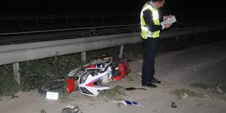 Yaralılar, 112 acil servis ekiplerinin müdahalesinin ardından çevredeki yakın hastanelere kaldırıldı. Bursa Da Motosikletli Kaza