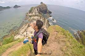 Exploring pulau gemia cave, looking for turtle valley, and hiking to bukit singa and it. 8 Aktiviti Paling Cool Di Pulau Kapas Terengganu
