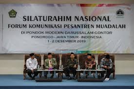 Www.pesantrenmuadalah.id forum komunikasi pesantren muadalah (fkpm) pesantren muadalah statusnya setara dengan pendidikan formal lainnya karena walaupun pondok pesantren tersebut tidak mengikuti kurikulum kemdikbud (sd, smp, sma) atau kurikulum kemenag (mi, mts, ma) akan tetapi lulusan pondok pesantren tersebut dapat diterima (diakui) di perguruan tinggi di dalam dan luar negeri. Silatnas Fkpm Hasilkan Rekomendasi Penting Pesantrenmuadalah Net