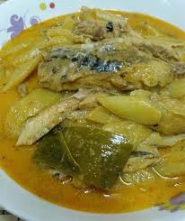 (**)masukan sardin dan bahan yang telah ditumbuk bersama serai, buah tomato, garam dan belimbing. Resepi Ramadhan Gulai Lemak Lambuk Ikan Sardin Pakdin My