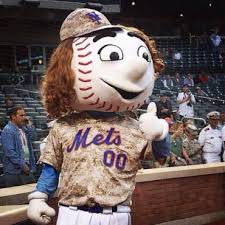 Mr Met Wore A Jacob Degrom Wig New York Mets Baseball Jacob Degrom Mets Baseball