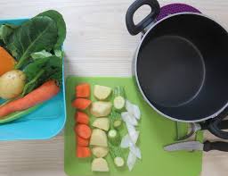 Il brodo vegetale è una delle principali ricette base di ogni cucina. Come Preparare Le Prime Pappe Per I Bambini Omogeneizzate O A Pezzettini Mamma Felice