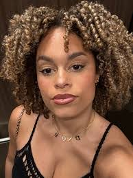 Cat Arce's Instagram, Twitter & Facebook