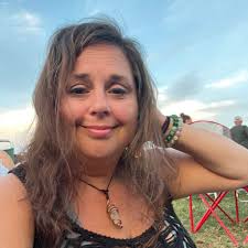 Since it's the last tour we decided to do face paint every night! It's been  a lot of fun and I couldn't do it without Jess Burbridge and Chloe Weir.  All you