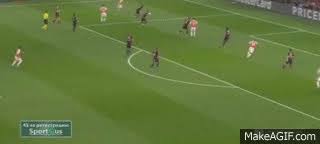 Manuel neuer awesome double save vs salzburg! Manuel Neuer Fantastic Save Vs Arsenal Arsenal Vs Bayern Munich 0 0 Ucl 2015 On Make A Gif