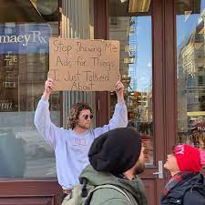 Sentient sign guy, or ssg for short, is an npc antagonist in the tower of dance dance destruction, or toddd. Dude With A Sign Has 5 7 Million Followers For Dropping Truth Bombs On Signs In Public Bored Panda