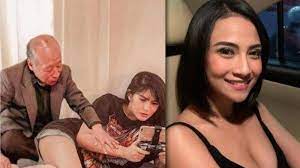 • kolase foto maruf amin disandingkan kakek sugiono beredar, ini pelaku penyebarannya • 6 judul film maria ozawa (miyabi) adegan irokoishi paling ehem s/d nilalang yang kalem • penyebab miyabi belum menikah, lihat perubahan tubuhnya sekarang setelah lama main. Kenapa Dipanggil Kakek Sugiono Padahal Nama Aslinya Shigeo Tokuda Begini Staminanya Sebelum Main Tribun Jambi