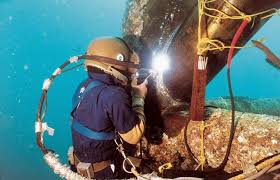 Located in seri manjung, perak, weldzone training centre offers courses in commercial diving as well as underwater welding and underwater cutting, among others. Athirah 22 Years Old Is The First Female Underwater Welder In Malaysia
