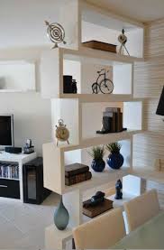 Salah satu contohnya yaitu memakai kaca bekas rumah minimalis untuk sekat ruangan transparan. 37 Model Partisi Ruang Tamu Minimalis Modern Desainrumahnya Com