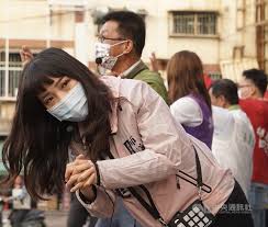 This variant is adopted by japanese shinjitai. 06qrk50o0ty1im