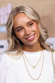 Lisa Mantler is pregnant, archive pictures