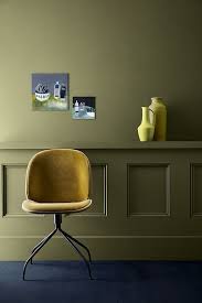 Wall Olive Colour 72 Floor Dock Blue 252 Left Vase Pale Lime 70 Right Vase Citrine 71 In 2020 Grune Wande Wandfarbe Grun Olivgrun Wande