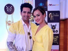 Karan mehra arrested by mumbai police for allegedly hitting wife nisha rawal; Gfeiw6bdifkkqm