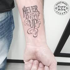 Just to emphasize this point, i highly recommend you either: Novytattoo Handmade On Twitter Never Give Up Chicano Chicanotattoo Chicanofont Handmadetattoostudio Nonmollaremai Nevergiveup Tattoo Tattooman Tattooedmen Carpi Tattooart Art Https T Co Majirxlvef