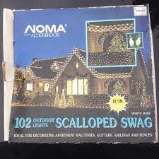 Christmas tree garlands brighten up any part of your home. Momin Qureshi ×'×˜×•×•×™×˜×¨ Ain T No Swag Like The Christmas Lights Scalloped Swag Swag Http T Co Vzj1ijxoaw