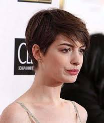We love short hairstyles with a lot of sassy attitudes! Pixie Anne Hathaway Short Hair Novocom Top