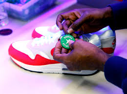 Once it ships, you'll get an email with a tracking number and an expected delivery date. How Covid 19 Has Affected Sneaker Resellers Stockx Goat Complex
